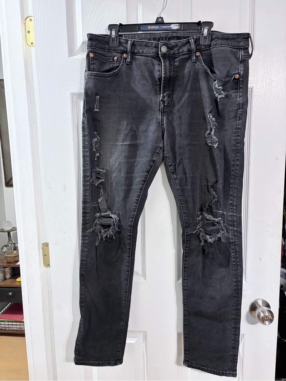 American Eagle Black Distressed Ripped Jeans Men’s 36x32